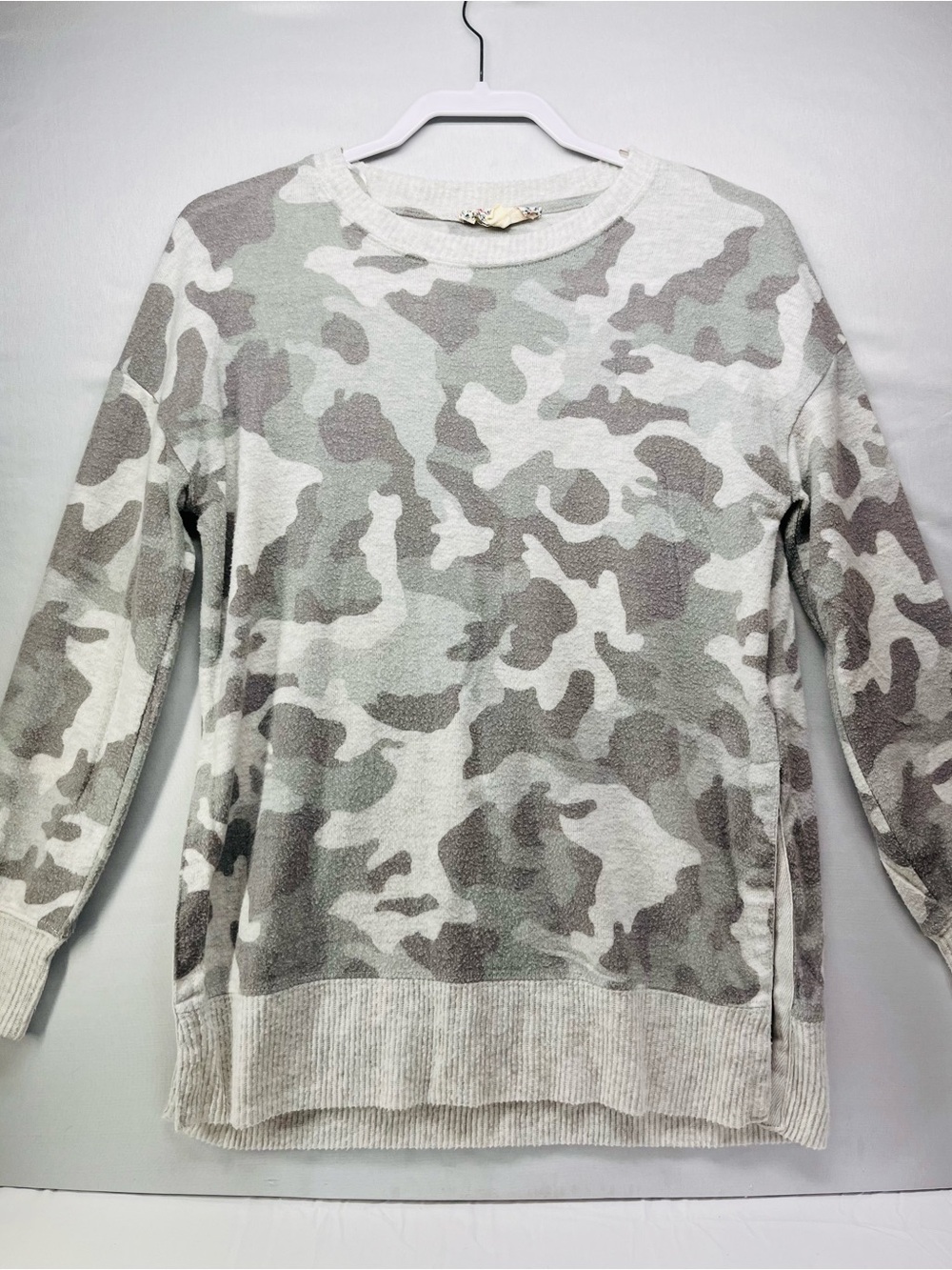 Pink Republic Light Gray Knit‎ Crewneck